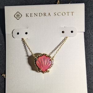 Kendra Scott Brynne Gold Short Pendant Necklace In Pink Blush Shell